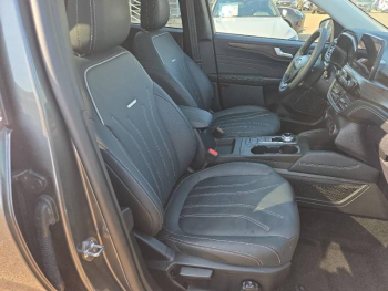 Photo 13 du bon plan FORD Kuga 2.5 Duratec 190ch FHEV E85 Vignale BVA occasion à 27900 €