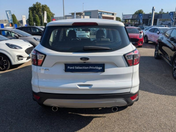 Photo 4 du bon plan FORD Kuga 2.0 TDCi 180ch Stop&Start Titanium 4x4 Powershift occasion à 14900 €