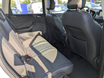 Photo 10 du bon plan FORD Kuga 2.0 TDCi 180ch Stop&Start Titanium 4x4 Powershift occasion à 14900 €