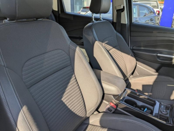 Photo 12 du bon plan FORD Kuga 2.0 TDCi 180ch Stop&Start Titanium 4x4 Powershift occasion à 14900 €