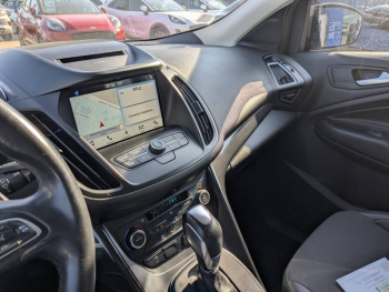 Photo 13 du bon plan FORD Kuga 2.0 TDCi 180ch Stop&Start Titanium 4x4 Powershift occasion à 14900 €