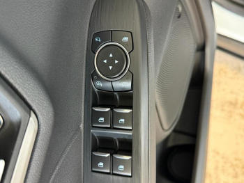 Photo 9 du bon plan FORD Kuga 2.5 Duratec 190ch FHEV E85 Titanium BVA occasion à 22989 €