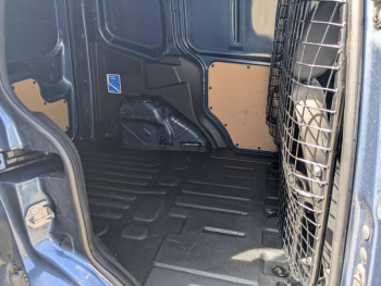 Photo 9 du bon plan FORD Transit Courier VUL 1.0E 100ch Stop&Start Limited occasion à 17990 €