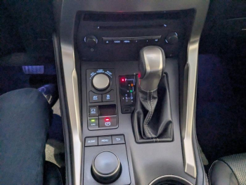 Photo 8 du bon plan LEXUS NX 300h 4WD Luxe occasion à 25490 €