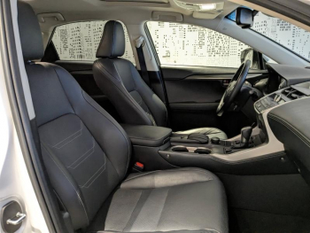 Photo 9 du bon plan LEXUS NX 300h 4WD Luxe occasion à 25490 €
