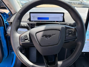 Photo 14 du bon plan FORD Mustang Mach-E 269ch Standard Range 72,6kWh Mach-E Propulsion occasion à 29990 €