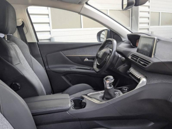 Photo 6 du bon plan PEUGEOT 3008 1.5 BlueHDi 130ch E6.c Allure S&S  6cv occasion à 15990 €