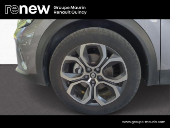 Photo 22 du bon plan RENAULT Captur 1.6 E-Tech hybride 145ch Techno Fast Track occasion à 18990 €