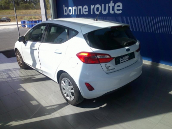 Photo 25 du bon plan FORD Fiesta 1.0 EcoBoost 100ch Stop&Start Cool & Connect 5p E85 occasion à 11900 €