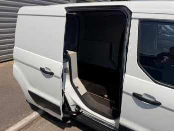 Photo 26 du bon plan FORD Transit Connect VUL L1 1.0E 100ch E85 Trend Business Nav occasion à 13990 €