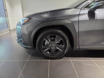Photo 23 du bon plan LEXUS UX 300h Luxe 2WD MC25 occasion à 42900 €