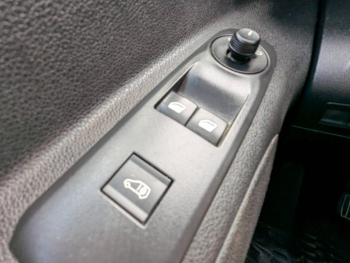 Photo 19 du bon plan PEUGEOT Partner Standard 650kg BlueHDi 100ch S&S BVM5 Premium sans TVA occasion à 13451 €