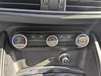 Photo 19 du bon plan ALFA ROMEO Stelvio 2.2 Diesel 160ch Super AT8 MY19 occasion à 18990 €
