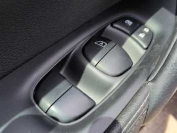 Photo 13 du bon plan NISSAN Qashqai 1.6 dCi 130ch Premier Edition All-Mode 4x4-i occasion à 12480 €
