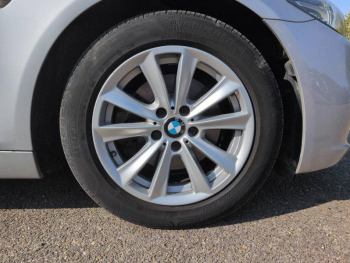 Photo 12 du bon plan BMW Série 5 518dA 150ch Lounge Plus occasion à 11990 €