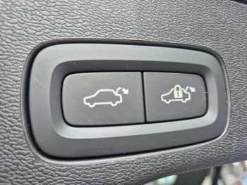 Photo 22 du bon plan VOLVO XC60 T6 Hybride Rechargeable 253 + 145ch Ultra Style Dark Geartronic 8 AWD occasion à 51990 €