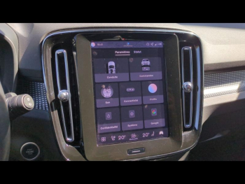 Photo 37 du bon plan VOLVO XC40 B3 163ch Ultra DCT 7 occasion à 37290 €