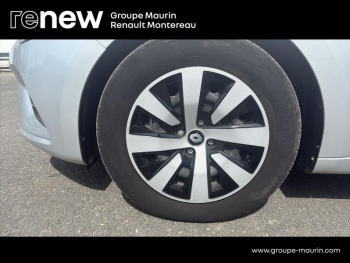 Photo 8 du bon plan RENAULT Clio 1.6 E-Tech hybride 145ch Evolution occasion à 15990 €