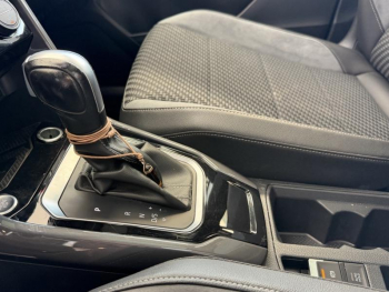 Photo 14 du bon plan VOLKSWAGEN T-Roc 1.5 TSI EVO 150ch R-Line DSG7 S&S occasion à 23990 €