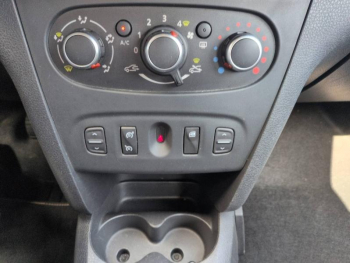 Photo 16 du bon plan DACIA Sandero 0.9 TCe 90ch occasion à 8990 €