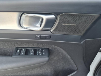 Photo 25 du bon plan VOLVO XC40 B3 163ch Ultra DCT 7 occasion à 38990 €