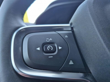 Photo 30 du bon plan VOLVO XC40 B3 163ch Ultra DCT 7 occasion à 38990 €