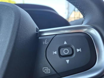 Photo 31 du bon plan VOLVO XC40 B3 163ch Ultra DCT 7 occasion à 38990 €