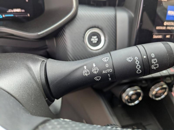 Photo 9 du bon plan RENAULT Clio 1.6 E-Tech hybride 145ch RS Line occasion à 17290 €