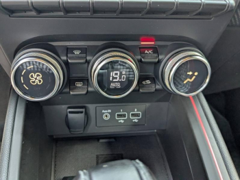 Photo 16 du bon plan RENAULT Clio 1.6 E-Tech hybride 145ch RS Line occasion à 17290 €