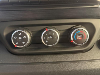Photo 15 du bon plan RENAULT Trafic Fg VUL L1H1 3T 2.0 Blue dCi 150ch Advance Pro Auto -25 occasion à 31990 €