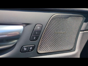 Photo 18 du bon plan VOLVO XC60 T6 Hybride Rechargeable 335ch Black Edition Geartronic 8 AWD occasion à 69900 €