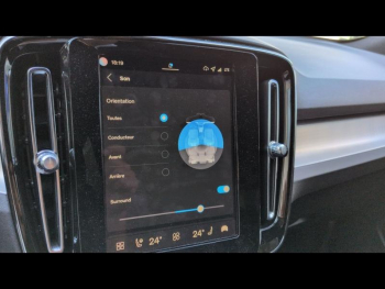 Photo 15 du bon plan VOLVO XC40 B3 163ch Ultra DCT 7 occasion à 37990 €