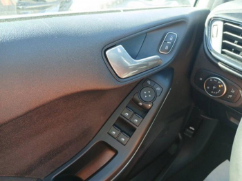 Photo 16 du bon plan FORD Fiesta 1.0 Flexifuel 95ch Titanium Business 5p occasion à 13490 €