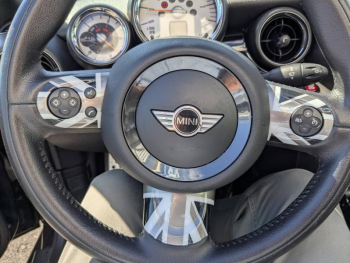Photo 16 du bon plan MINI Cabrio Cooper 122ch Pack Red Hot Chili occasion à 10990 €