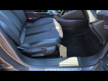 Photo 27 du bon plan PEUGEOT 2008 1.2 PureTech 130ch S&S GT Line EAT8 7cv occasion à 14900 €