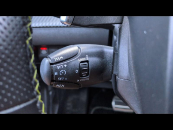 Photo 43 du bon plan PEUGEOT 2008 1.2 PureTech 130ch S&S GT Line EAT8 7cv occasion à 14900 €