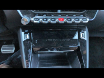 Photo 47 du bon plan PEUGEOT 2008 1.2 PureTech 130ch S&S GT Line EAT8 7cv occasion à 14900 €