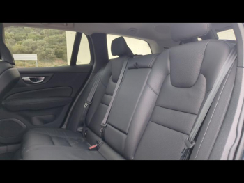 Photo 6 du bon plan VOLVO V60 B4 197ch Plus Style Dark DCT 7 occasion à 47880 €