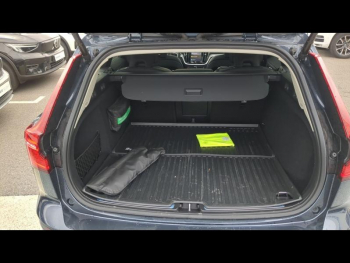 Photo 7 du bon plan VOLVO V60 B4 197ch Plus Style Dark DCT 7 occasion à 47880 €