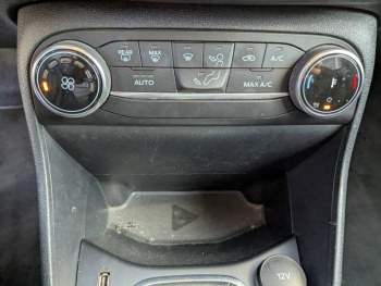 Photo 17 du bon plan FORD Fiesta 1.0 Flexifuel 95ch Titanium Business 5p occasion à 14590 €