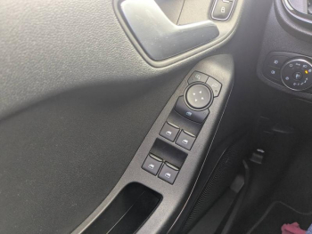 Photo 20 du bon plan FORD Fiesta 1.0 Flexifuel 95ch Titanium Business 5p occasion à 14590 €