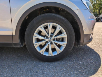 Photo 10 du bon plan VOLKSWAGEN Tiguan 2.0 TDI 150ch BlueMotion Technology Confortline Business DSG7 occasion à 17490 €