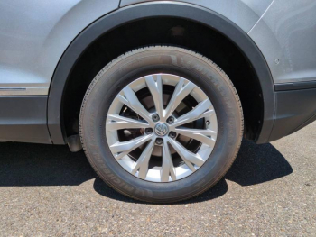 Photo 12 du bon plan VOLKSWAGEN Tiguan 2.0 TDI 150ch BlueMotion Technology Confortline Business DSG7 occasion à 17490 €