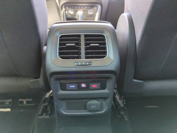 Photo 18 du bon plan VOLKSWAGEN Tiguan 2.0 TDI 150ch BlueMotion Technology Confortline Business DSG7 occasion à 17490 €