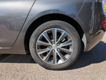 Photo 12 du bon plan PEUGEOT 308 1.2 PureTech 130ch S&S Allure EAT6 occasion à 7490 €