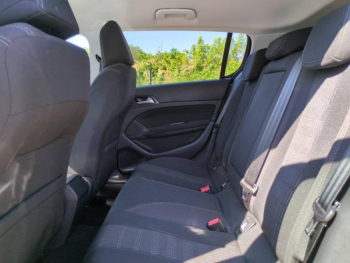 Photo 16 du bon plan PEUGEOT 308 1.2 PureTech 130ch S&S Allure EAT6 occasion à 7490 €