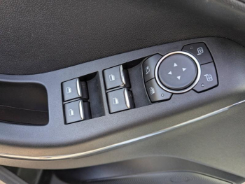 Photo 4 du bon plan FORD Fiesta 1.0 EcoBoost 100ch Stop&Start Titanium 5p Euro6.2 occasion à 11490 €