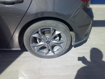 Photo 21 du bon plan FORD Focus 1.0 Flexifuel 125ch mHEV ST-Line DESIGN 3 occasion à 18590 €