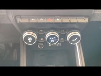 Photo 19 du bon plan RENAULT Clio 1.6 E-Tech 145ch full hybrid Techno - 24 occasion à 19990 €