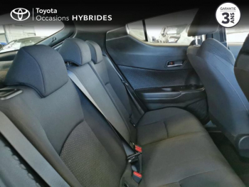 Photo 9 du bon plan TOYOTA C-HR 122h Dynamic 2WD E-CVT RC18 occasion à 17990 €